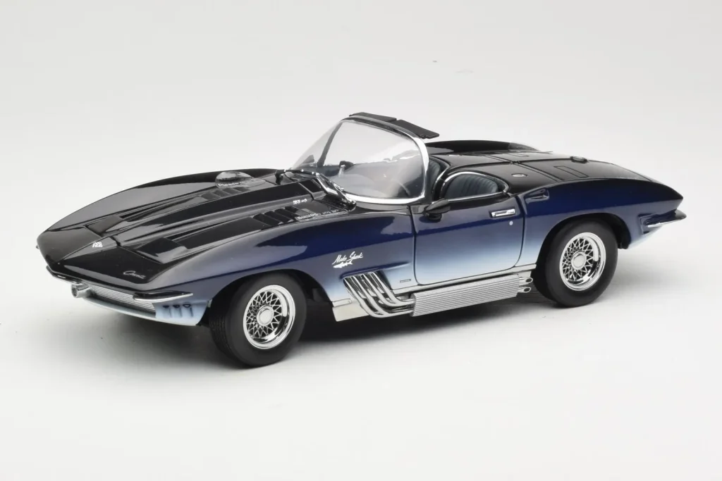 Model 1:18 Chevrolet Corvette Mako Shark Dark Blue UT Models