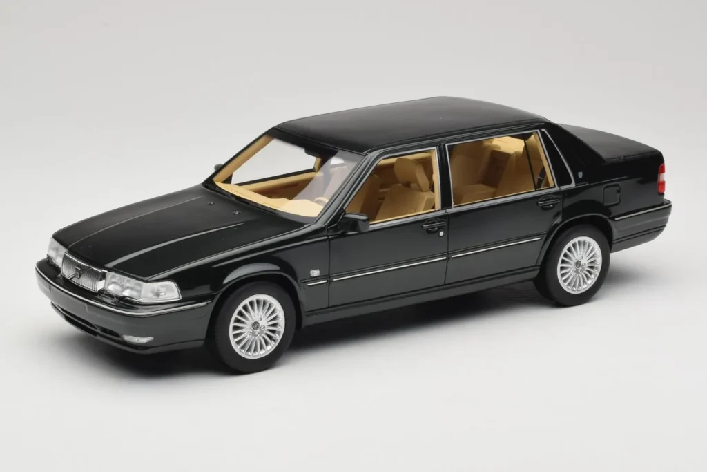车型 1:18 Volvo S90 Royal 绿色 DNA