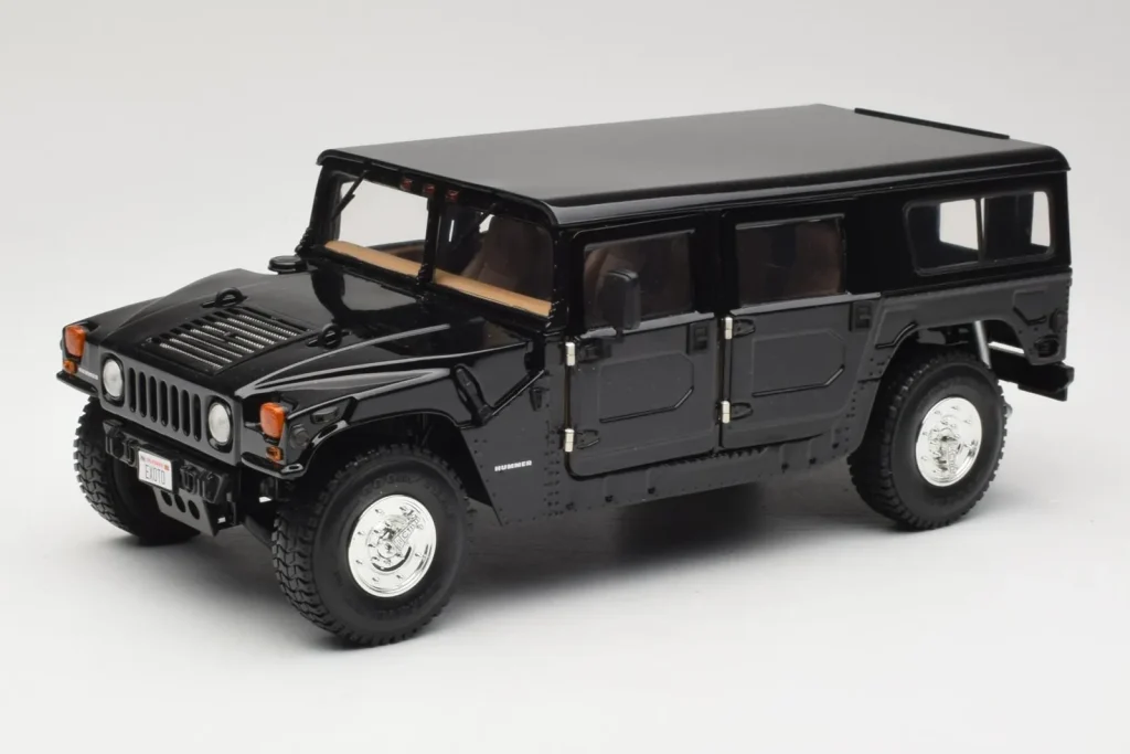 โมเดลรถ 1:18 Hummer H1 Hard Top สีดำ Exoto (มือสอง)
