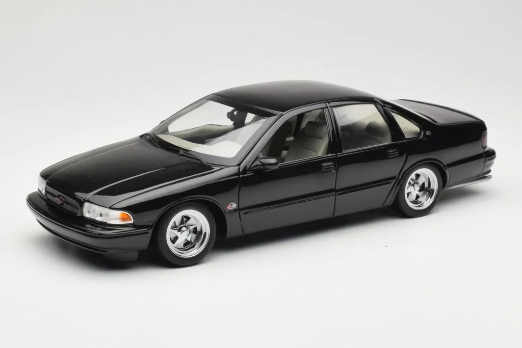 车型 1:18 Chevrolet Impala SS 黑色 AUTOart