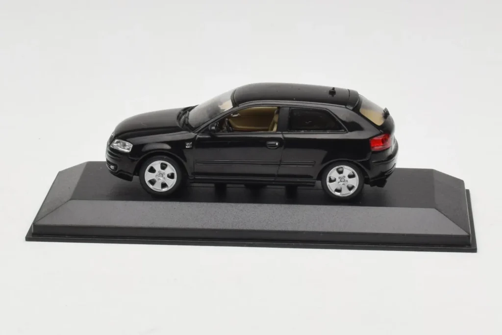 โมเดลรถ 1:43 Audi A3 8P สีดำเมทัลลิก Minichamps (มือสอง)
