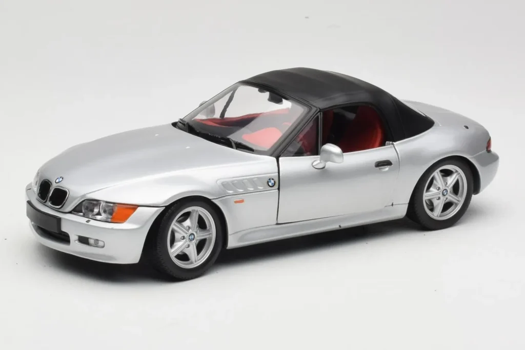 车型 1:18 BMW Z3 Roadster 1.8 银色 UT Models