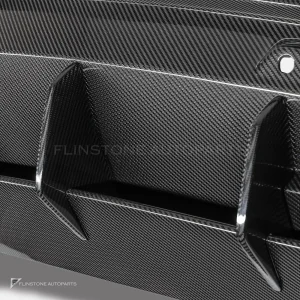 ดิฟฟิวเซอร์ท้ายคาร์บอนไฟเบอร์ Lamborghini Urus RYFT