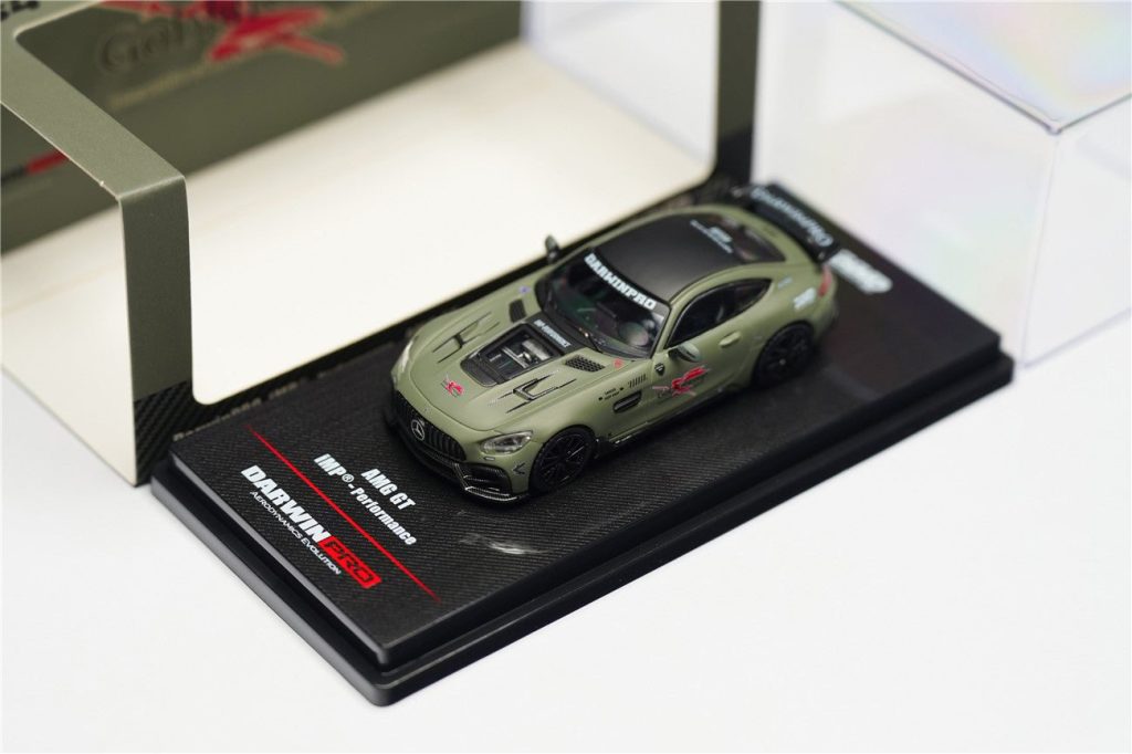 โมเดลรถ Diecast 1:64 Mercedes Benz AMG GT สีเขียวทหารด้าน ลาย GODDESS