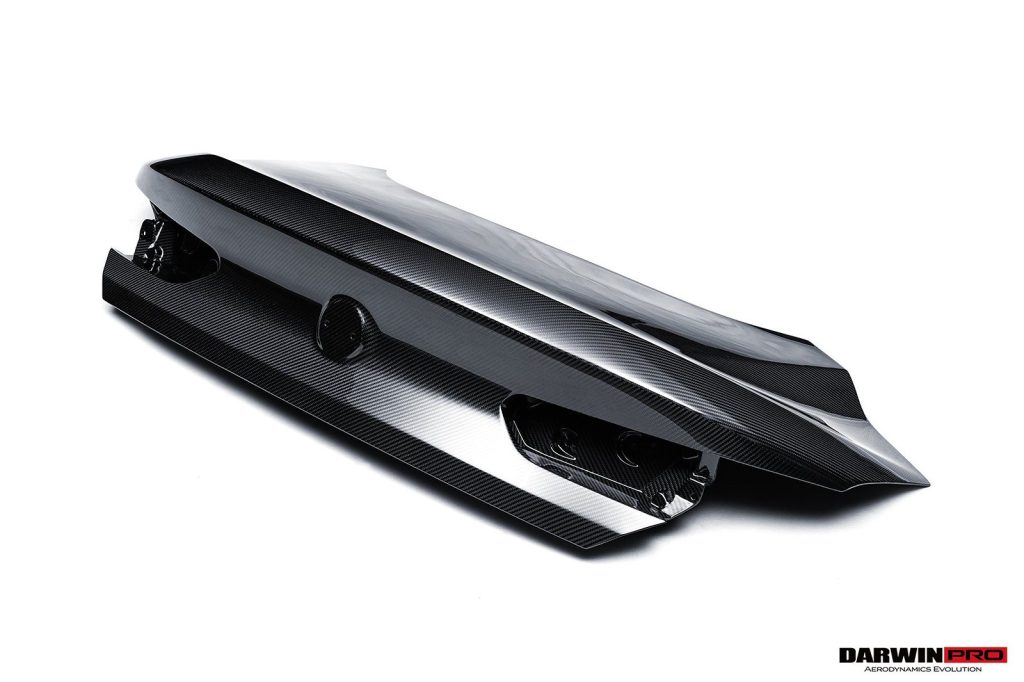 ฝากระโปรงหลัง Autoclave Carbon Fiber BMW 8 Series F91-F92-F93 M8 (F93 AD)