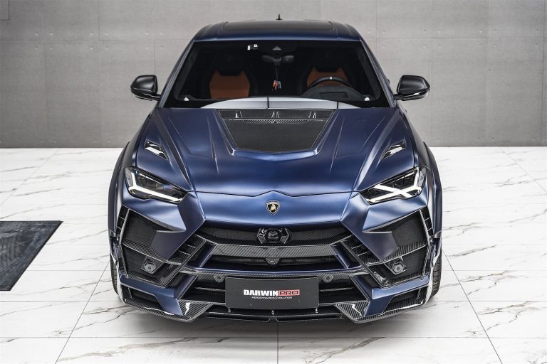 กันชนหน้า Carbon Fiber LAMBORGHINI Urus ทรง DarwinPRO