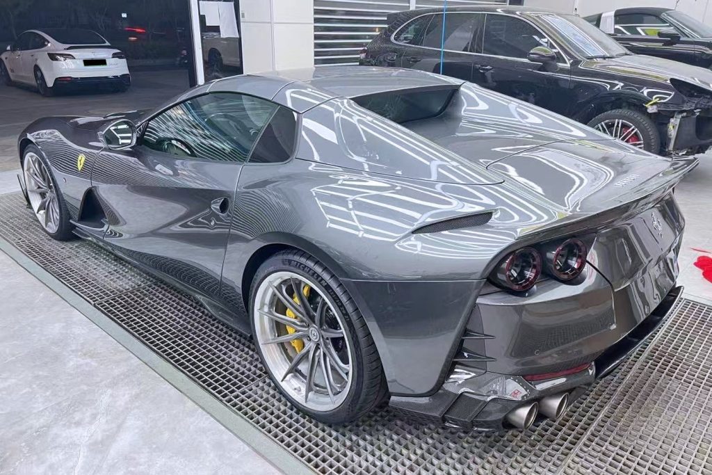 สปอยเลอร์ท้าย Ferrari 812 GTS (GTS MSY)