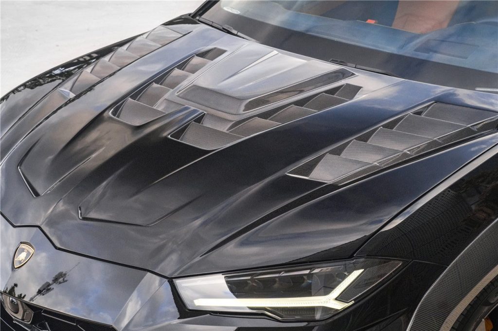 ฝากระโปรงหน้า Carbon Fiber LAMBORGHINI Urus ทรง DarwinPRO