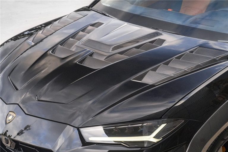 ฝากระโปรงหน้า Carbon Fiber LAMBORGHINI Urus ทรง DarwinPRO