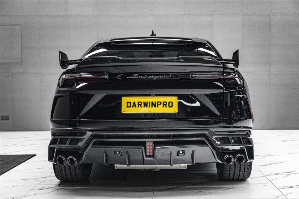 ดิฟฟิวเซอร์ท้าย Carbon Fiber LAMBORGHINI Urus ทรง DarwinPRO