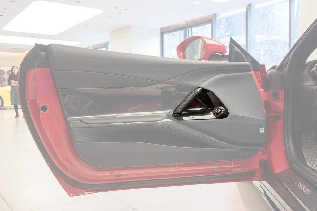 ชิ้นส่วนตกแต่งภายใน Dry Carbon Ferrari 812 GTS ทรง DarwinPRO 2017-2026 #2
