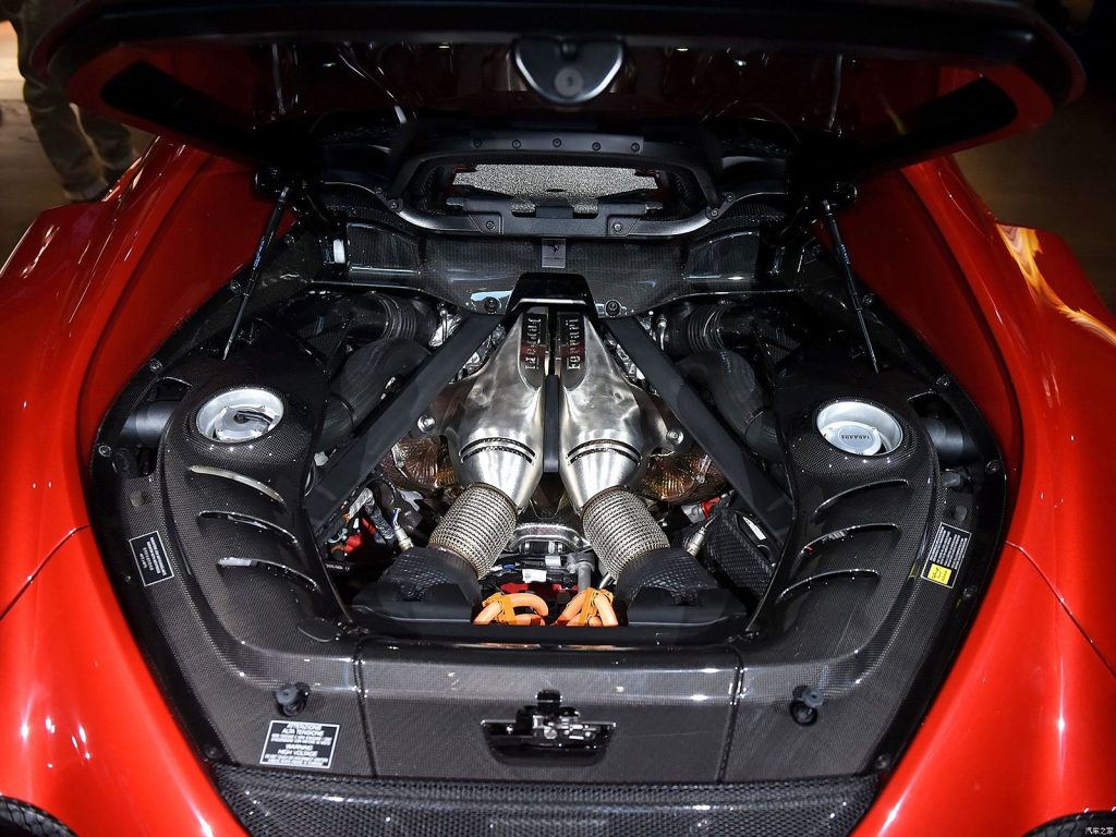 ห้องเครื่อง Dry Carbon Ferrari 296 (OE)