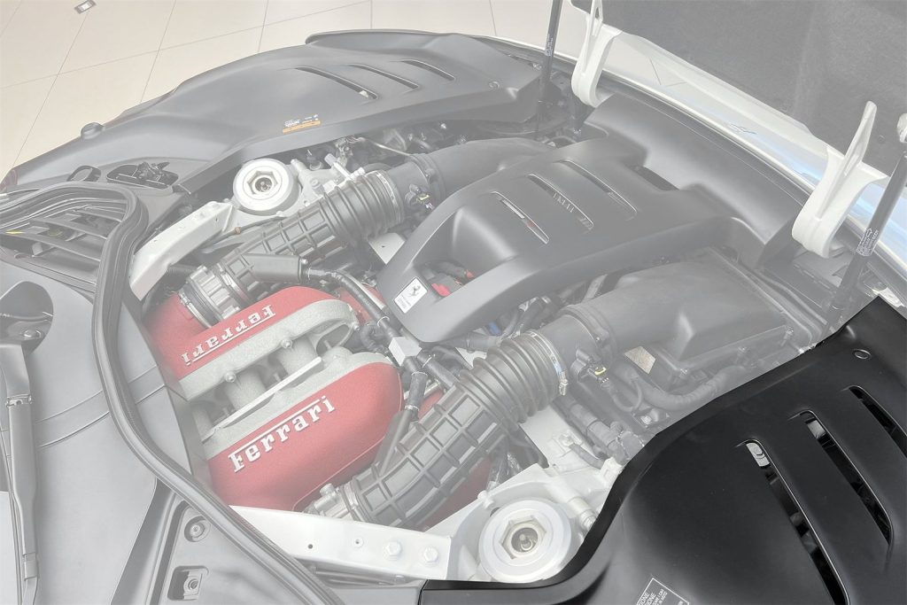 ห้องเครื่อง Dry Carbon Ferrari Purosangue ทรง DarwinPRO (F175 OEM)