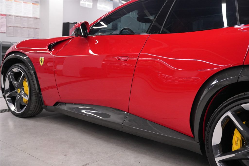 สเกิร์ตข้าง Dry Carbon Ferrari Purosangue (F175 OEM)