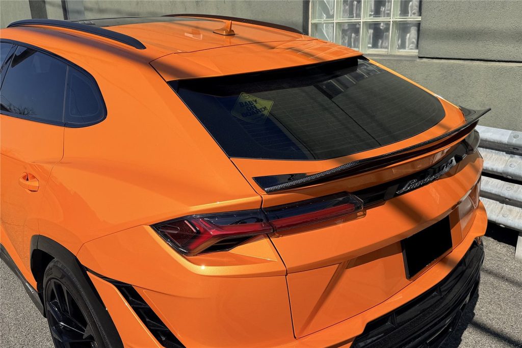 สปอยเลอร์ท้าย Carbon Fiber LAMBORGHINI Urus ทรง DarwinPRO #3