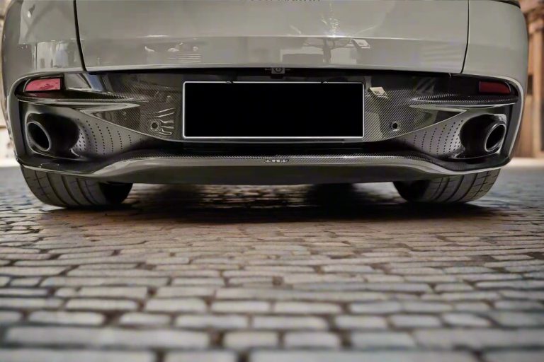 ดิฟฟิวเซอร์ท้าย Dry Carbon Aston Martin DB11 ทรง DarwinPRO
