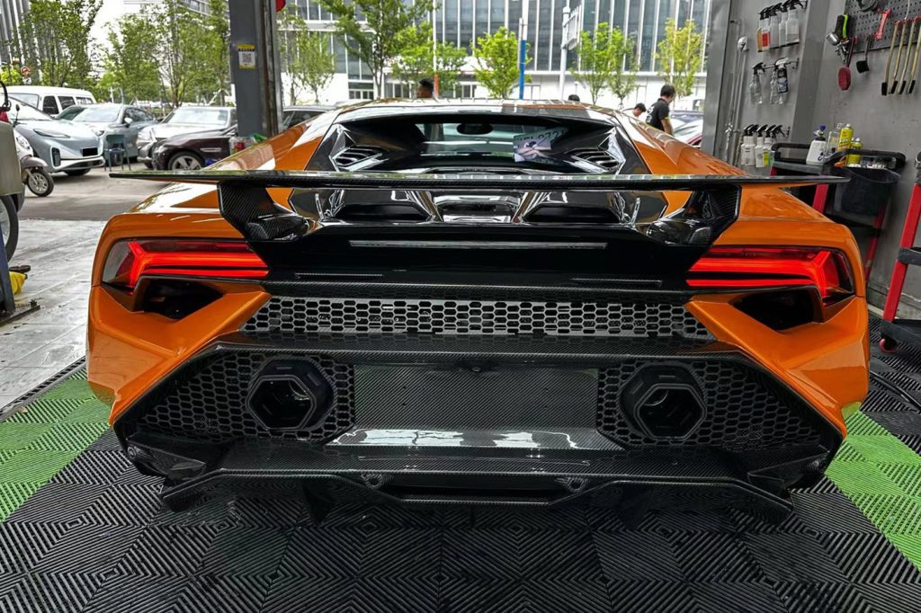 กันชนหลัง LAMBORGHINI Huracan EVO (Convert Tecnica)
