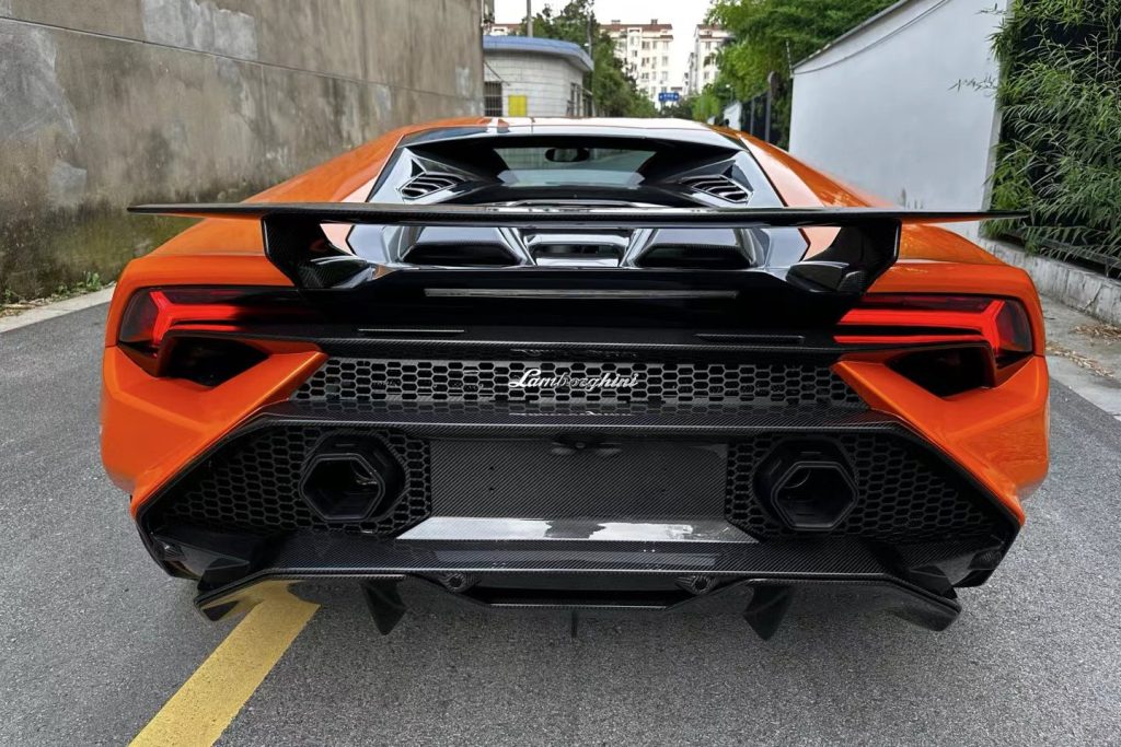 กันชนหลัง LAMBORGHINI Huracan LP580 (Convert Tecnica)