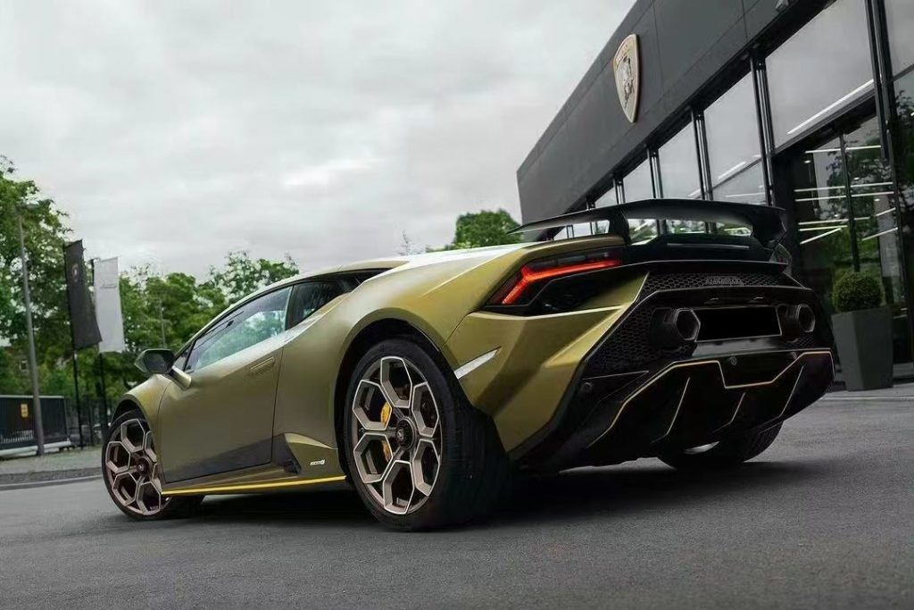 สเกิร์ตข้าง LAMBORGHINI Huracan EVO (Convert Tecnica)