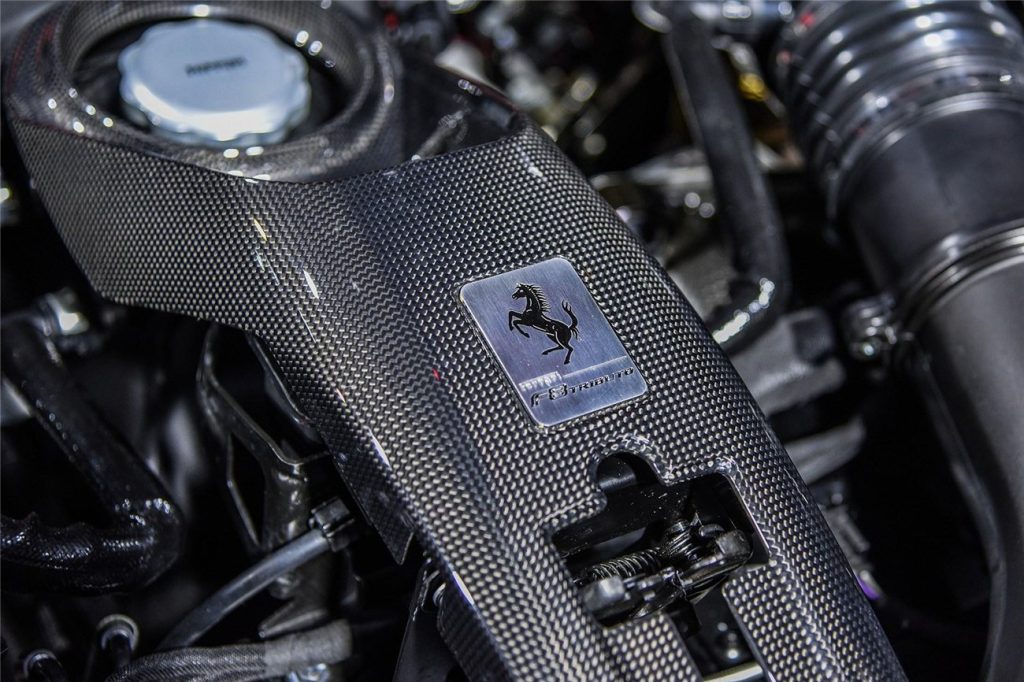 ชิ้นส่วนตกแต่ง Autoclave Carbon Fiber Ferrari 488 GTB (Ferrari OE)