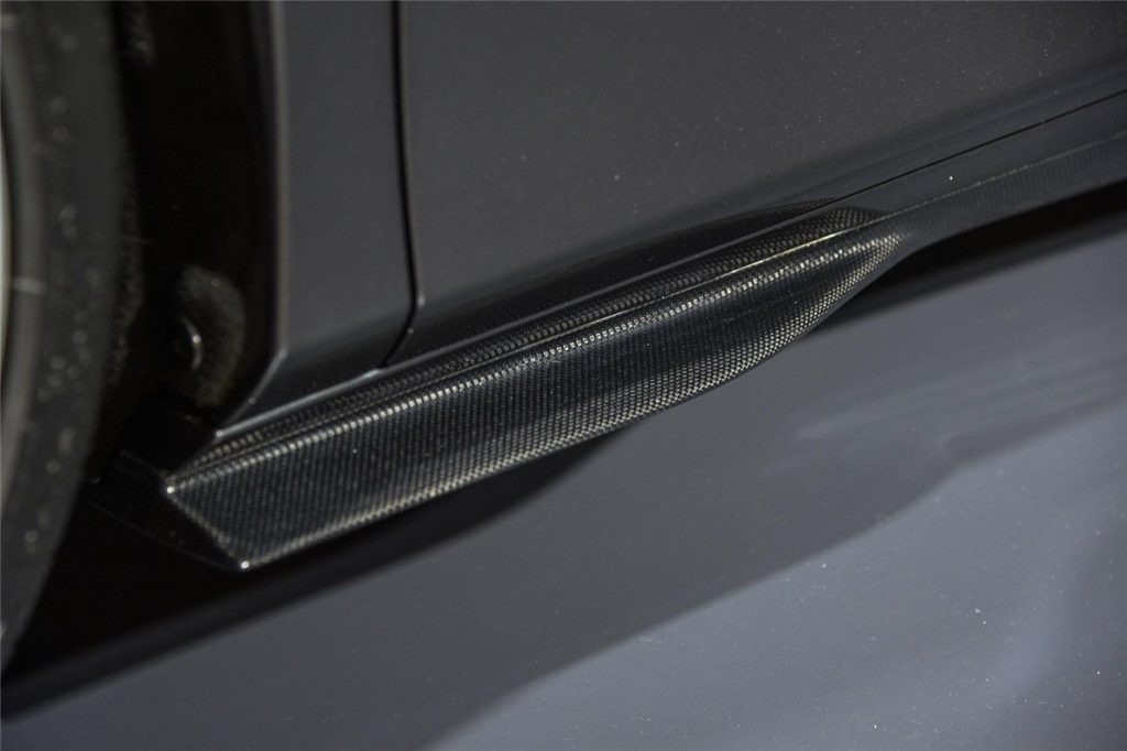 สเกิร์ตข้าง Dry Carbon Ferrari F8 (F8 OEM)