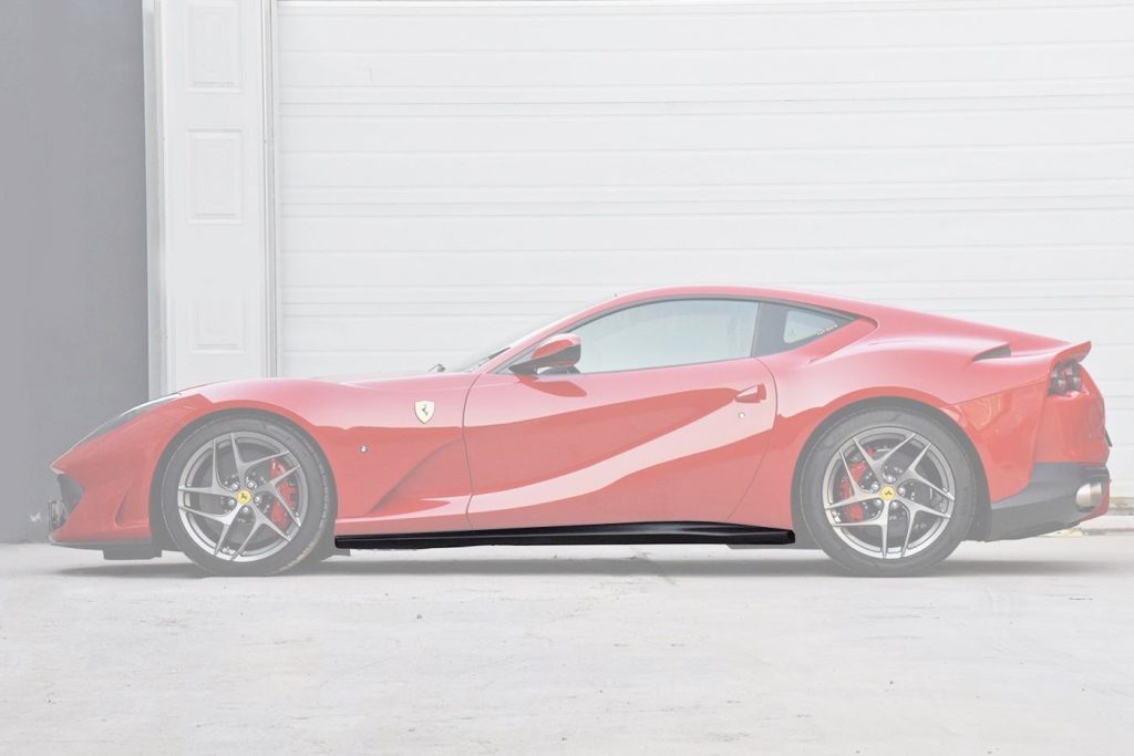 สเกิร์ตข้าง Dry Carbon Ferrari 812 GTS (GTS OE)