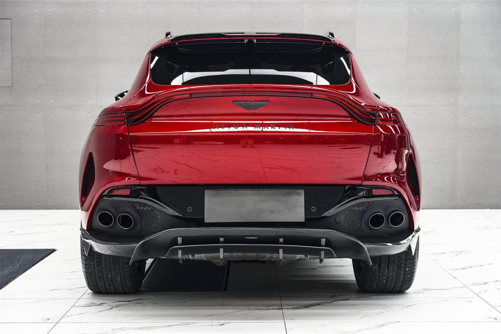 กันชนหลัง Dry Carbon Aston Martin DBX