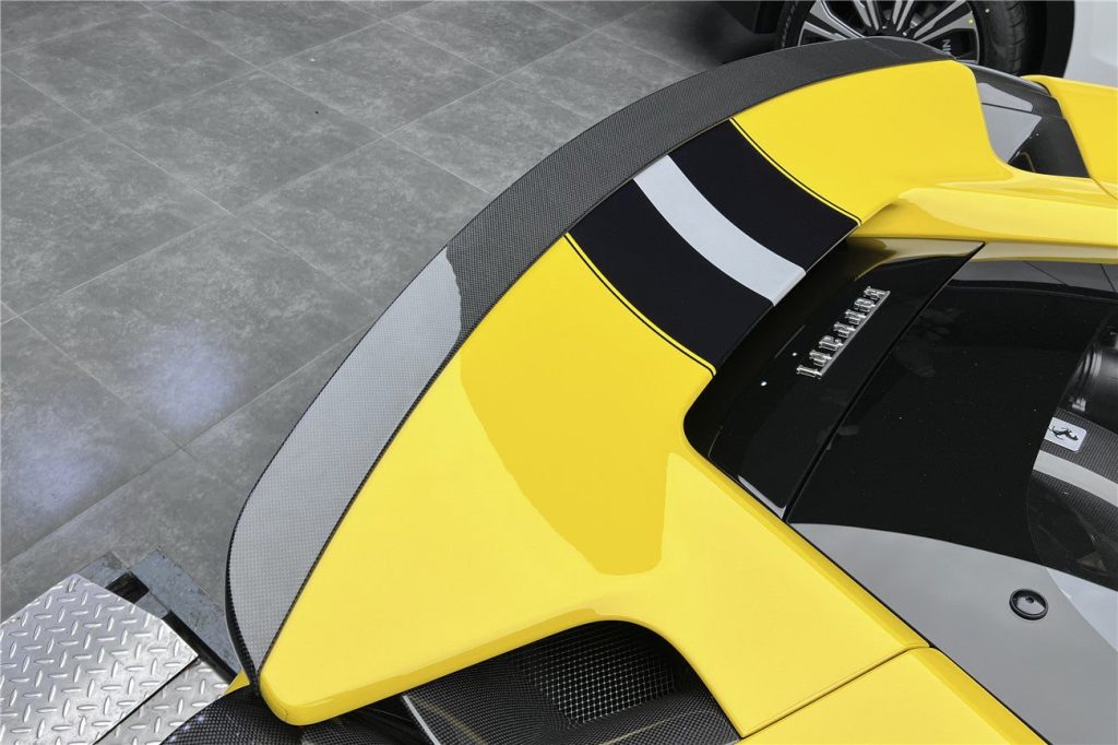 สปอยเลอร์ท้าย Carbon Fiber Ferrari 488 Pista ทรง Carbonado (NV)