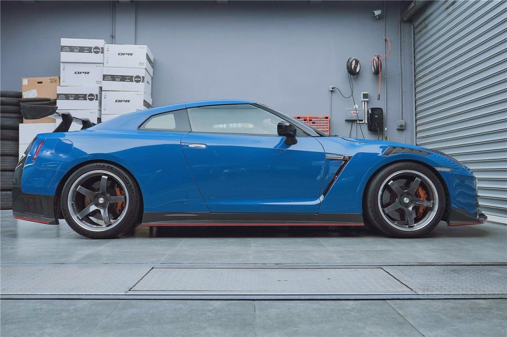 สเกิร์ตข้าง Carbon Fiber Nissan GT-R R35 2017-2020 (Nismo)