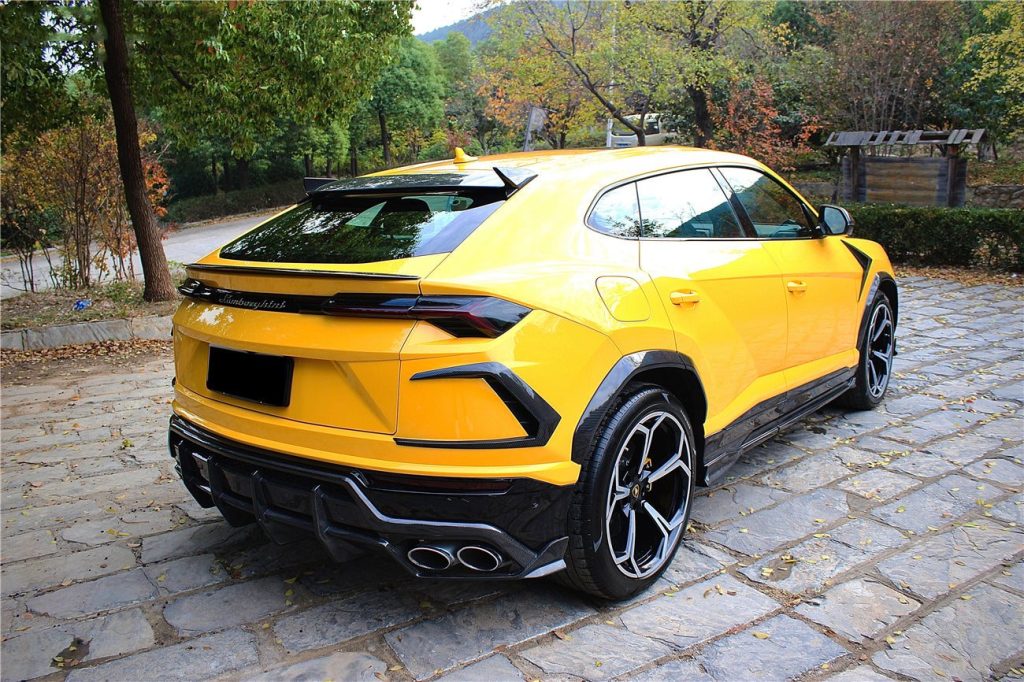 กันชนหลัง Dry Carbon LAMBORGHINI Urus (URUS TC)