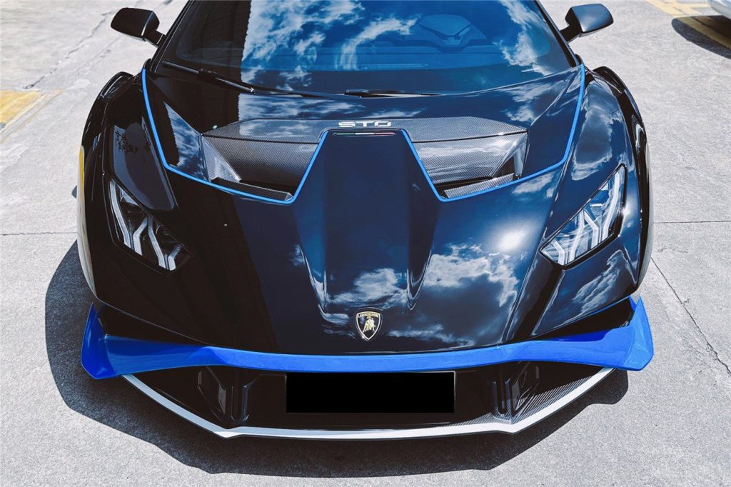 ฝากระโปรงหน้า Dry Carbon LAMBORGHINI Huracan STO