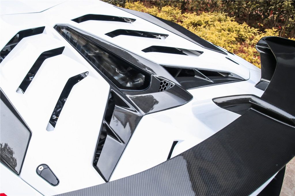 สปอยเลอร์ท้าย Dry Carbon LAMBORGHINI Aventador SVJ (Roadster SVJ)