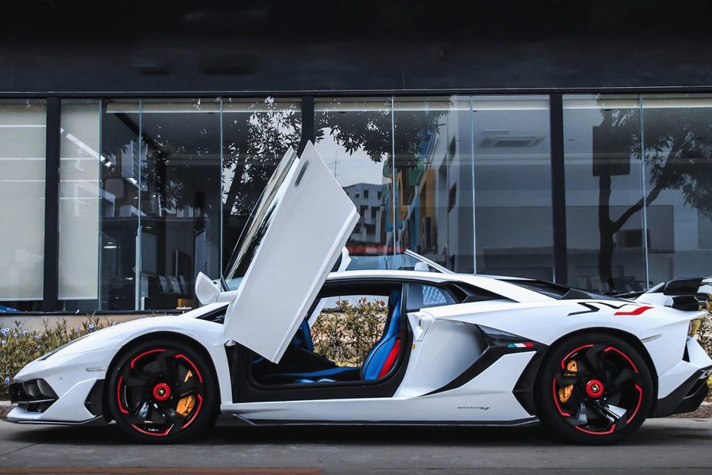 สเกิร์ตข้าง Dry Carbon LAMBORGHINI Aventador SVJ (Roadster SVJ)