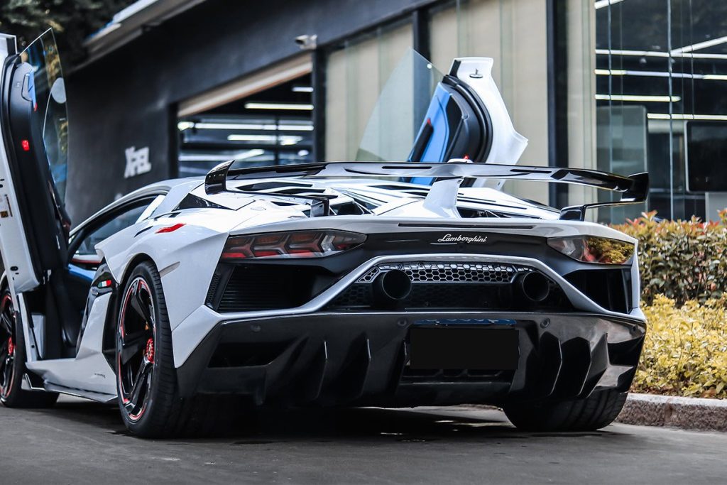 กันชนหลัง Dry Carbon LAMBORGHINI Aventador SVJ (Roadster SVJ)