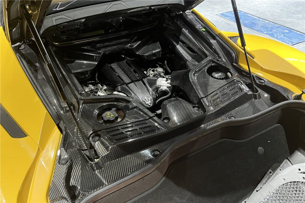 ชิ้นส่วนตกแต่งภายใน Dry Carbon Maserati MC20