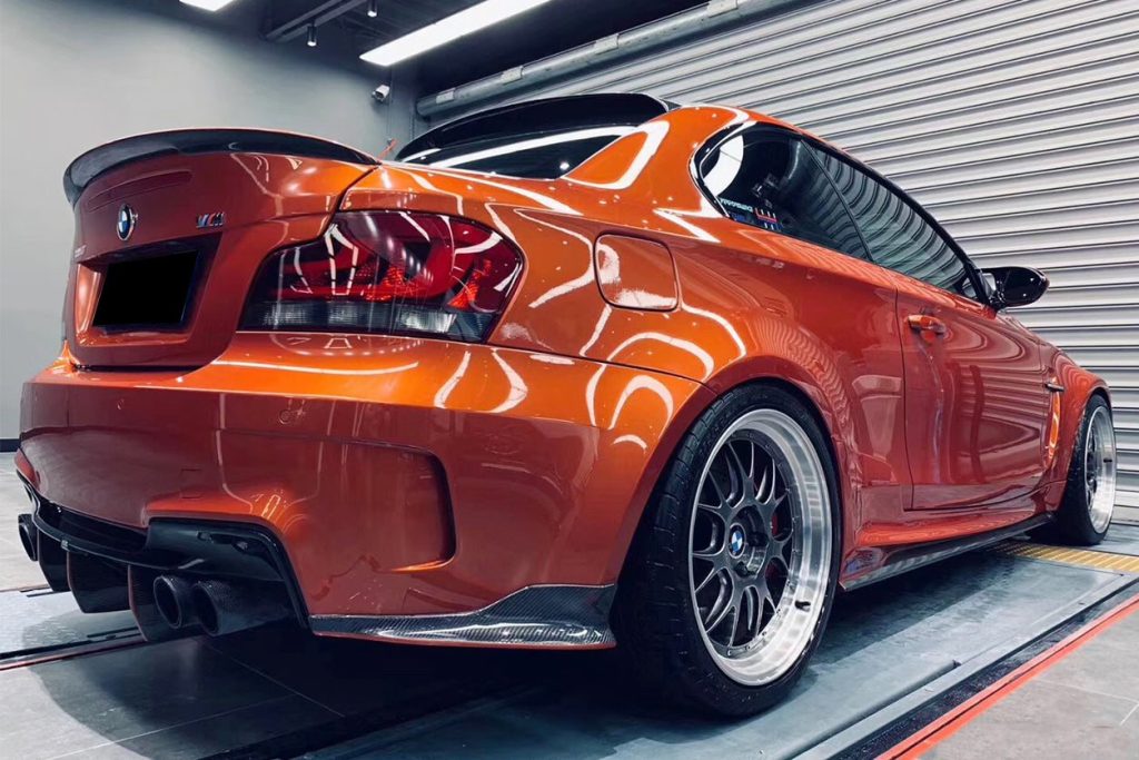กันชนหลัง Carbon Fiber BMW 1 Series E82-E88 (RZ)