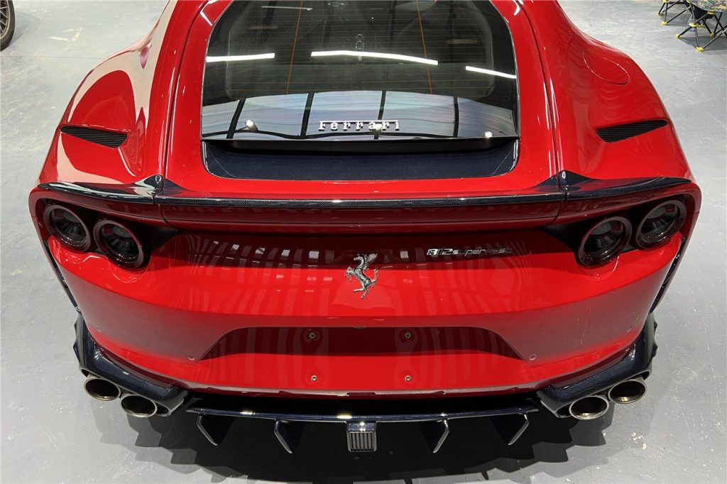 สปอยเลอร์ท้าย Ferrari 812 Superfast (Superfast MSY)