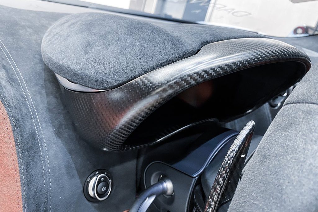 ชิ้นส่วนตกแต่ง Dry Carbon McLaren 570S
