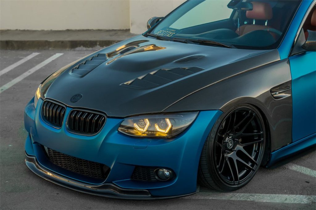ฝากระโปรงหน้า Carbon Fiber BMW ทรง Carbonado