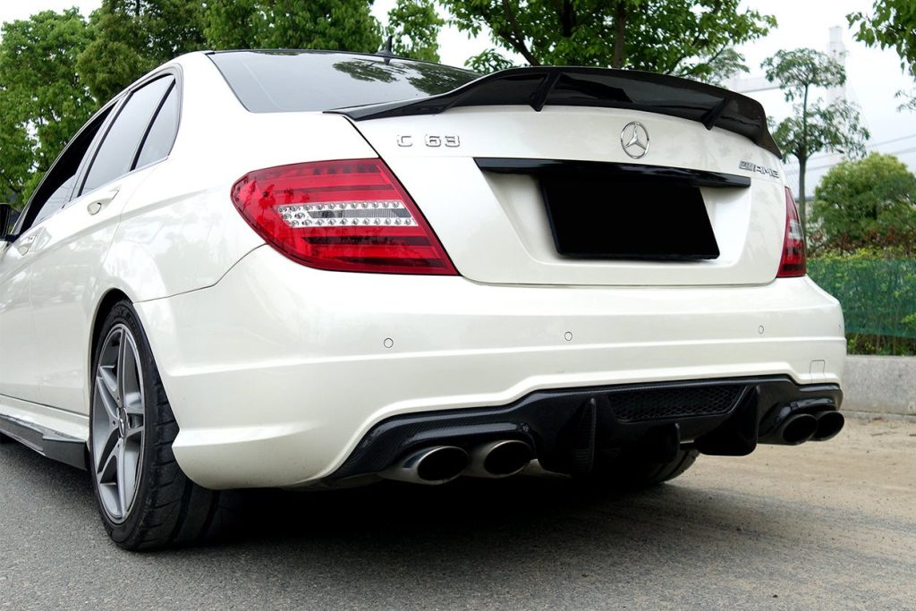 ลิ้นหน้า Carbon Fiber MERCEDES BENZ C-Class W204 (Sedan VS)