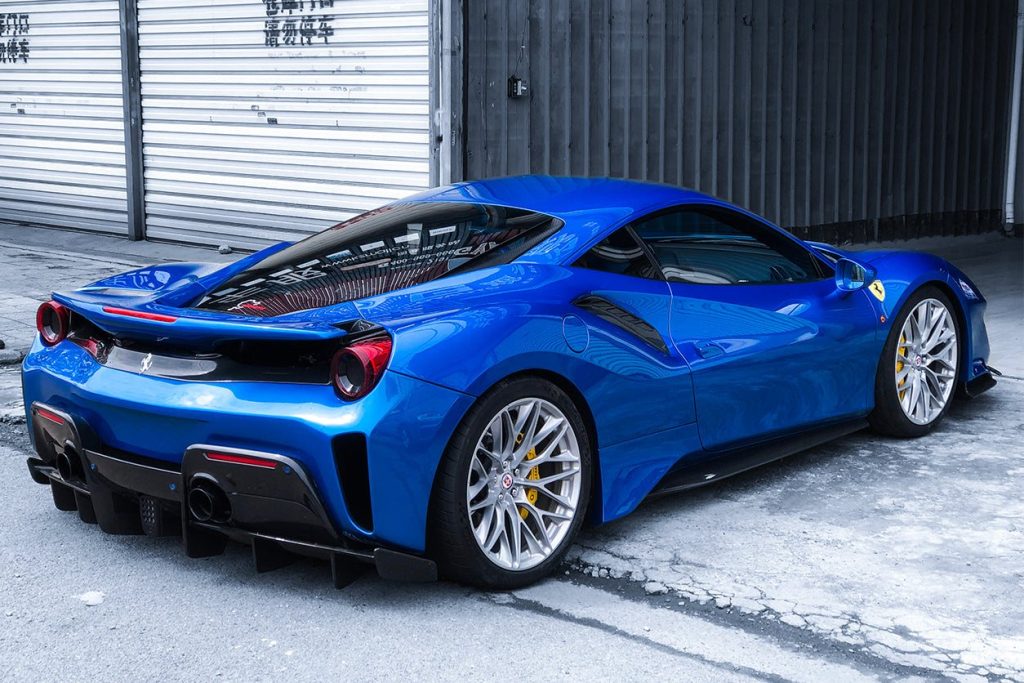 สเกิร์ตข้าง Carbon Fiber Ferrari 488 GTB ทรง DarwinPRO (Pista)