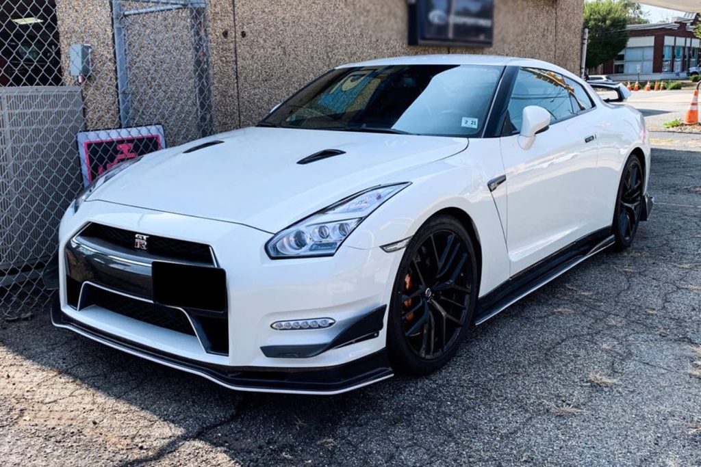 สเกิร์ตข้าง Carbon Fiber Nissan GT-R R35 2008-2011 (DBA VA-II)