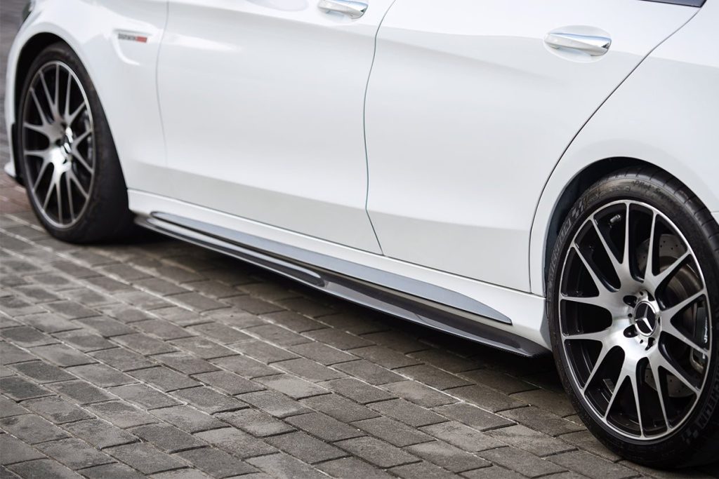 สเกิร์ตข้าง MERCEDES BENZ C-Class W205 ทรง Carbonado