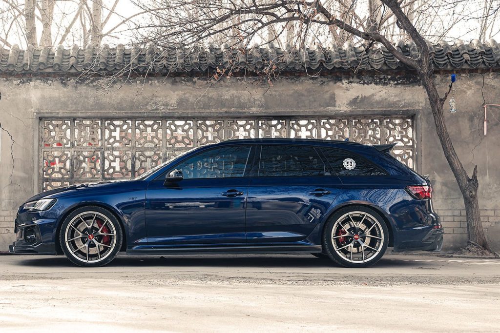 สเกิร์ตข้าง AUDI A4 B9 RS4 (B9 BKSS)