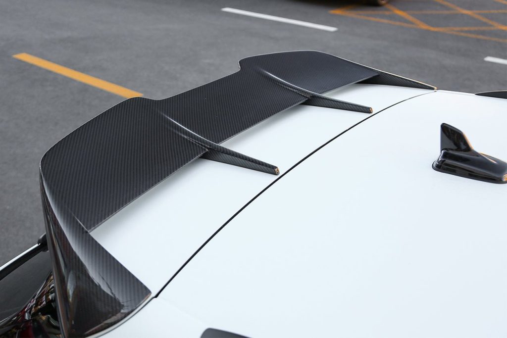 สปอยเลอร์หลังคา AUDI A4 B9 RS4 (B9.5 BKSSII)