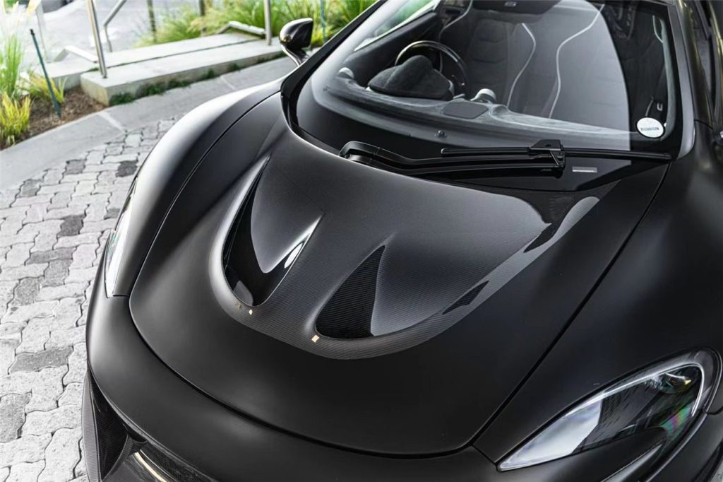 ฝากระโปรงหน้า Carbon Fiber McLaren 650S (P1)