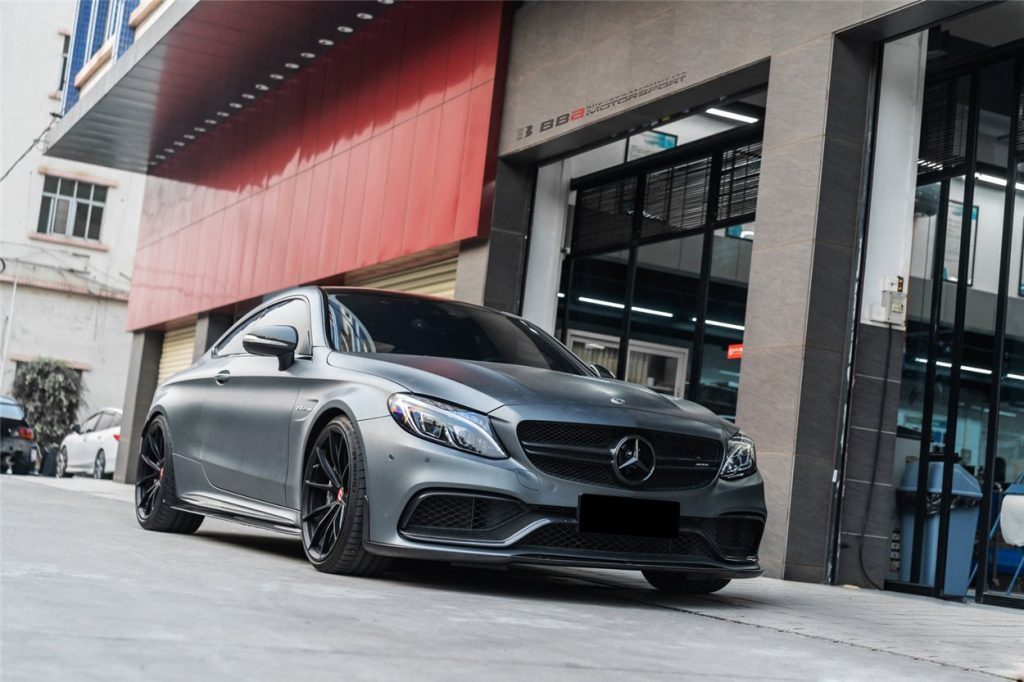 ลิ้นหน้า Carbon Fiber MERCEDES BENZ C-Class W205 (Sedan BKSS)