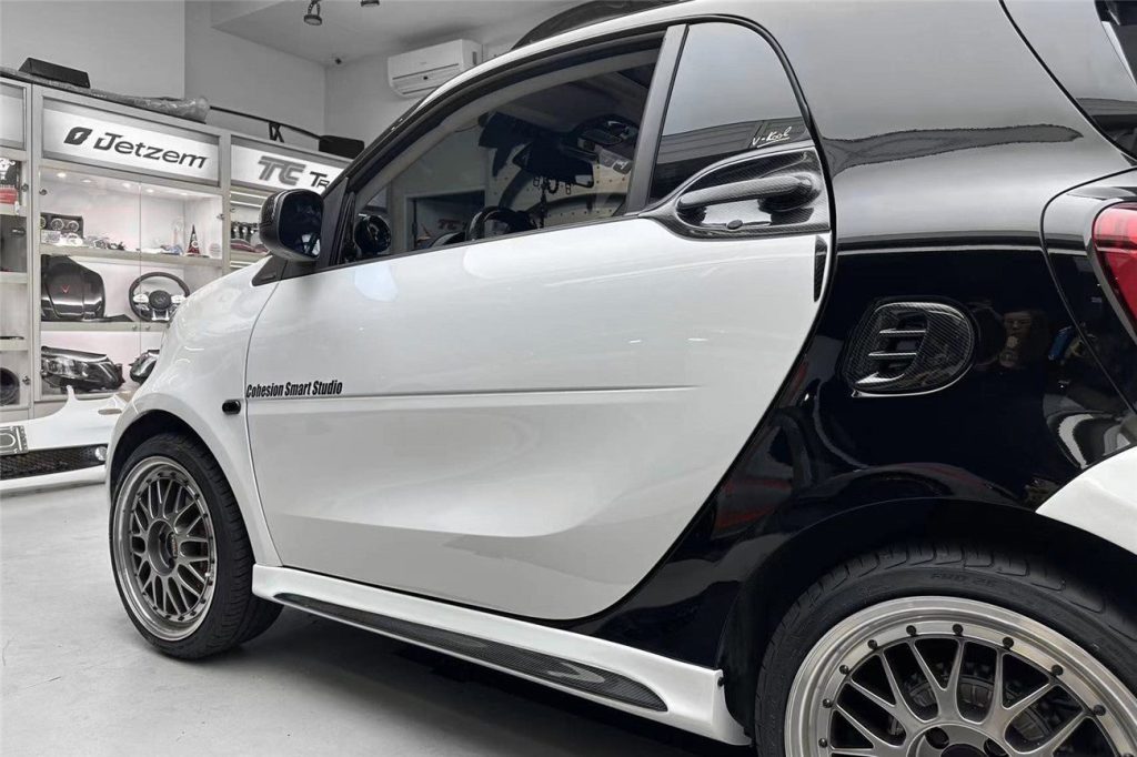สเกิร์ตข้าง Carbon Fiber Smart Fortwo 2016+ ทรง DarwinPRO