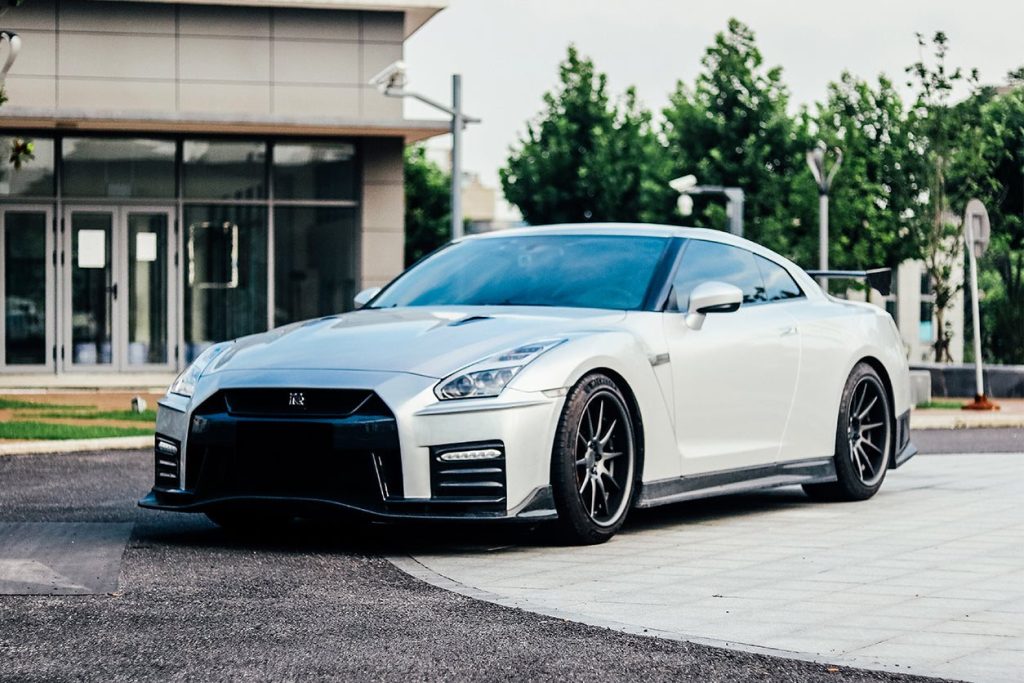 สเกิร์ตข้าง Carbon Fiber Nissan GT-R R35 2008-2011 ทรง DarwinPRO