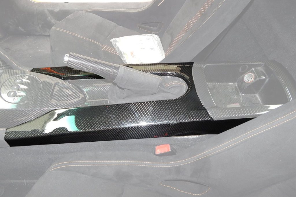 ชิ้นส่วนตกแต่งภายใน LAMBORGHINI Gallardo 2004-2008